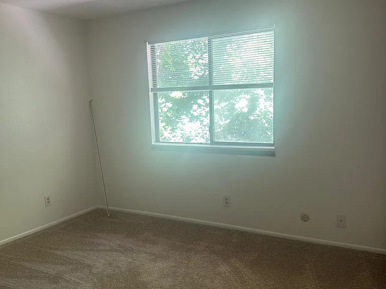 143 Robbins Ave #4 — Photo 10
