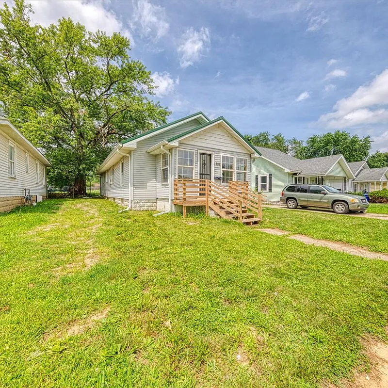1308 E Taylor St — Photo 3