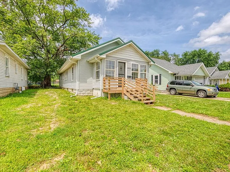 1308 E Taylor St — Photo 28