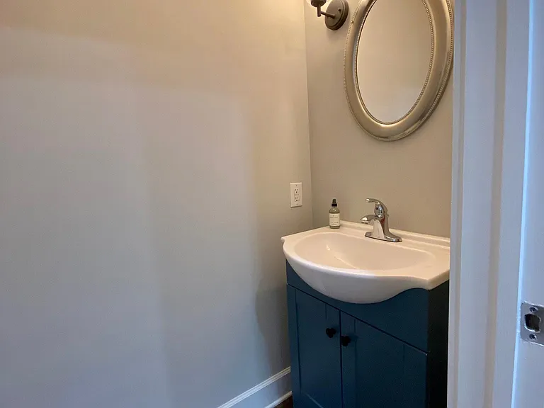 661 N Alexander St — Photo 10