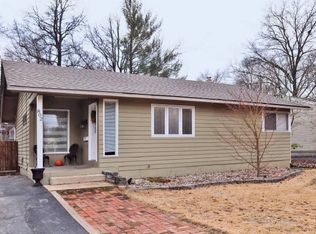 802 E Essex Ave, Saint Louis, MO 63122