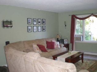 910 Springbrook Cir, Portsmouth, NH 03801