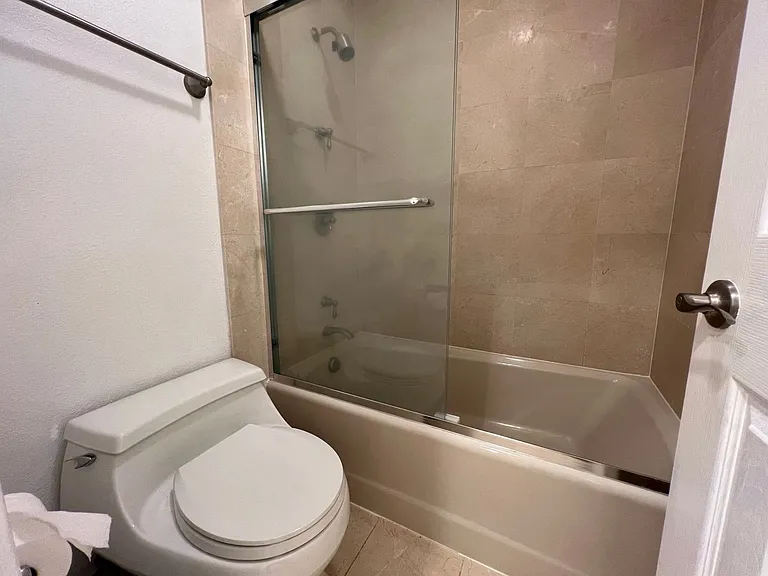 2700 Le Conte Ave #204 — Photo 9