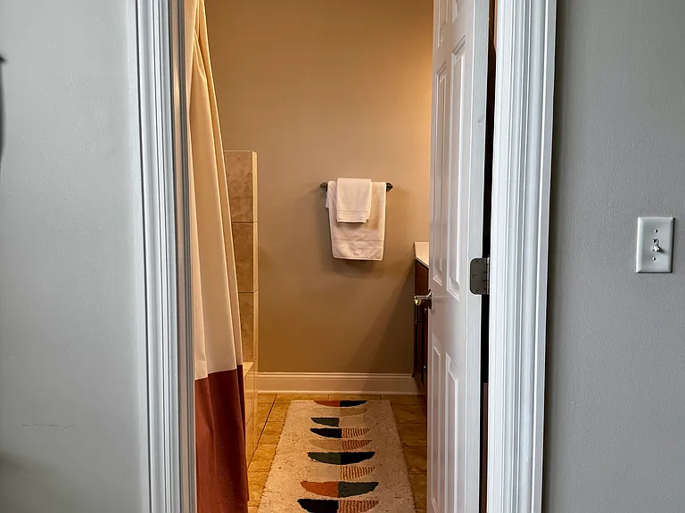 1122 N Oakley Blvd #D — Photo 16
