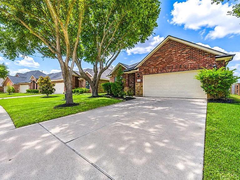 22027 Field Green Dr — Photo 24