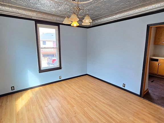 2nd image of 1641 Concord St S