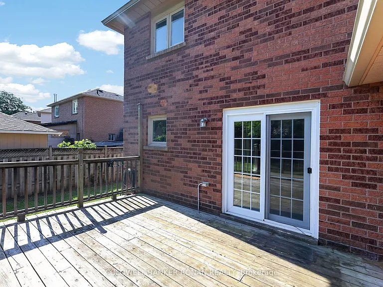 8 McCullough Ave — Photo 33