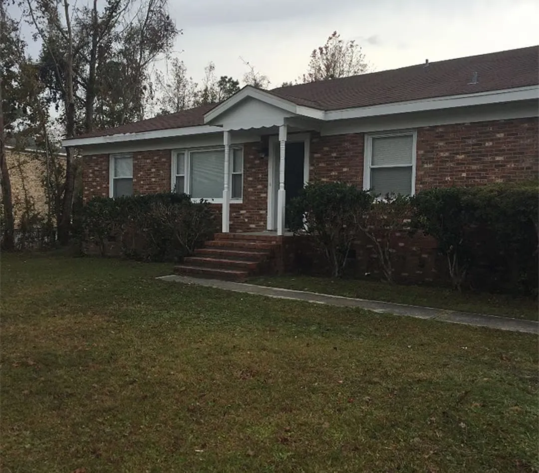 2 bed, 1000 sqft, $1,595 — Photo 1