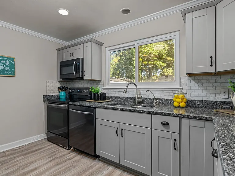408 Lineberry Rd — Photo 12