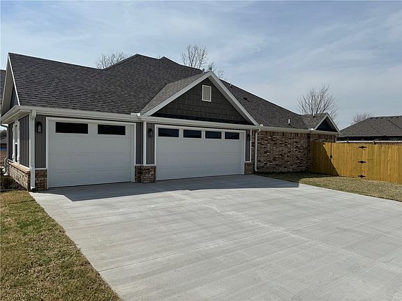 4th image of 800 Phyllis Farm Rd
