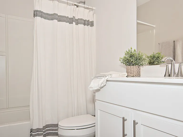 Modern Bathroom Oasis