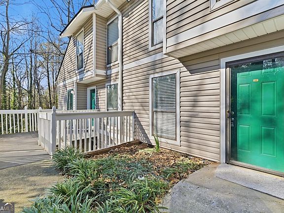 2nd image of 601 Wynnes Ridge Cir SE