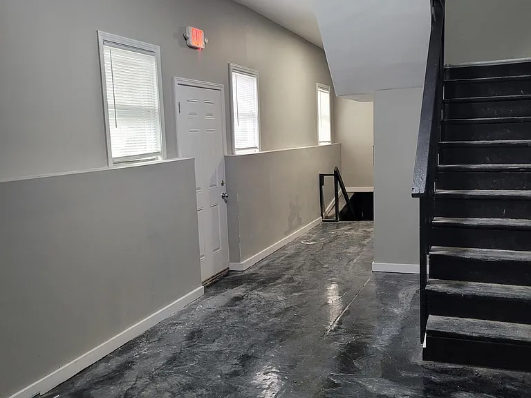1777 Wathen Ln #1 — Photo 2