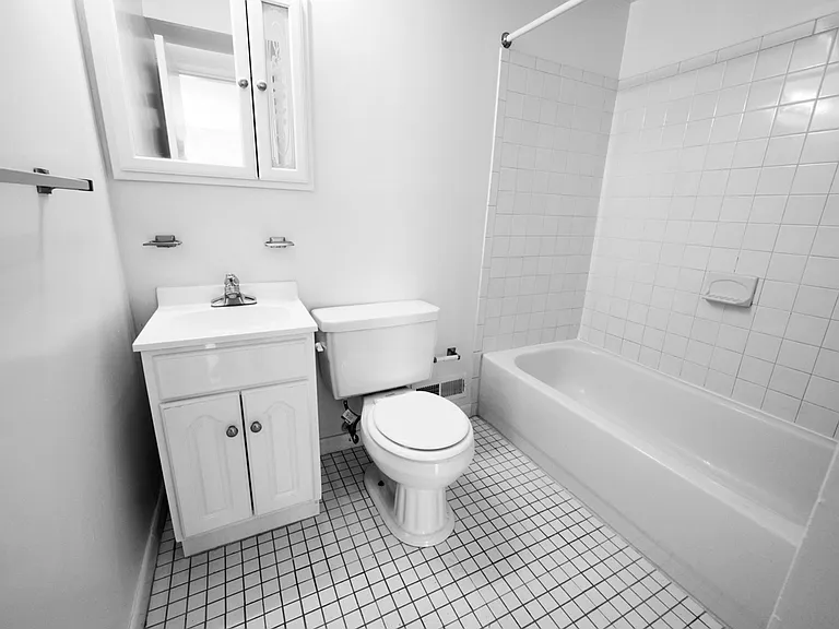 Mt Washington Manor — Photo 19