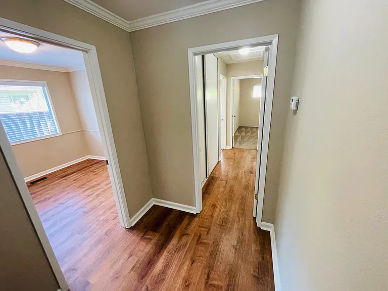 1615 Grace Ave #1615 — Photo 9