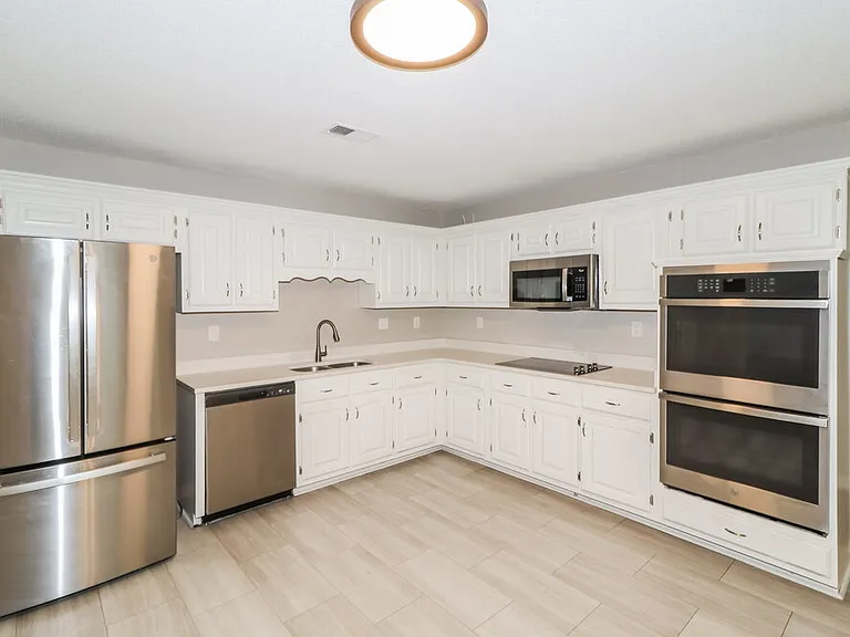 300 N Ericson Rd — Photo 6