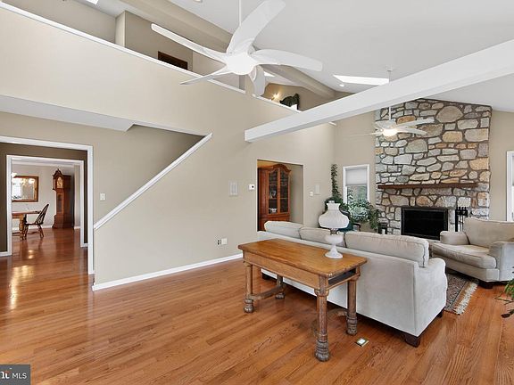 3rd image of 117 Creamery Rd