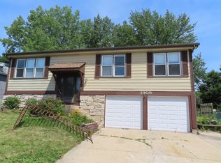 1909 Woodside Ln, Glendale Heights, IL