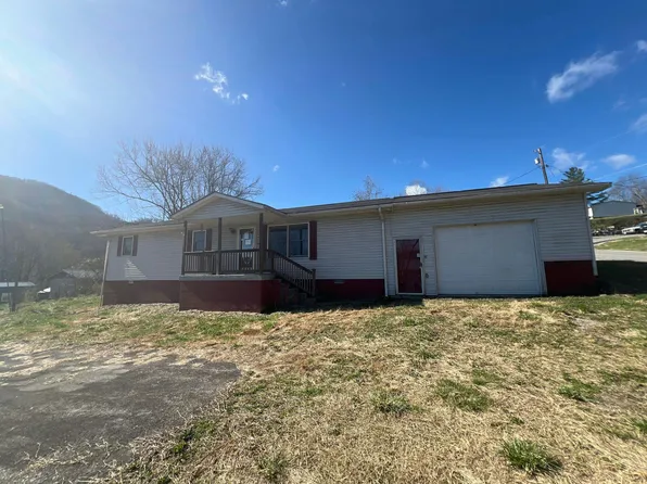 615 W 14th St N, Big Stone Gap, VA 24219