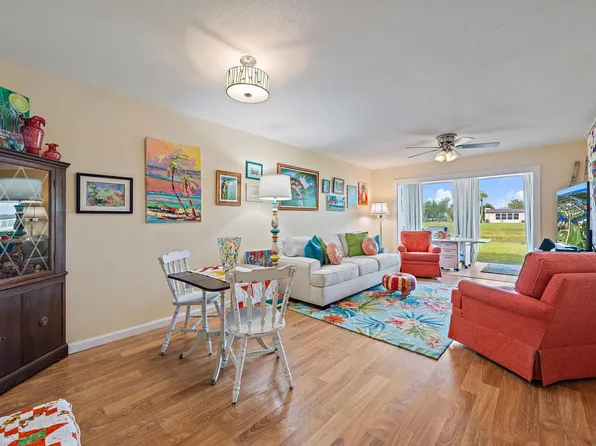 227 Lake Meryl Drive, West Palm Beach, FL 33411
