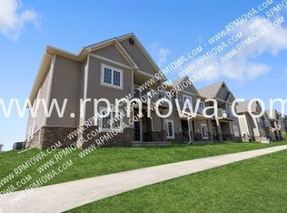 3915 141st St UNIT 4, Urbandale, IA 50323