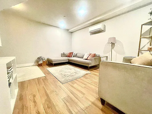 Rented by Doorway NYC, LLC | media 16