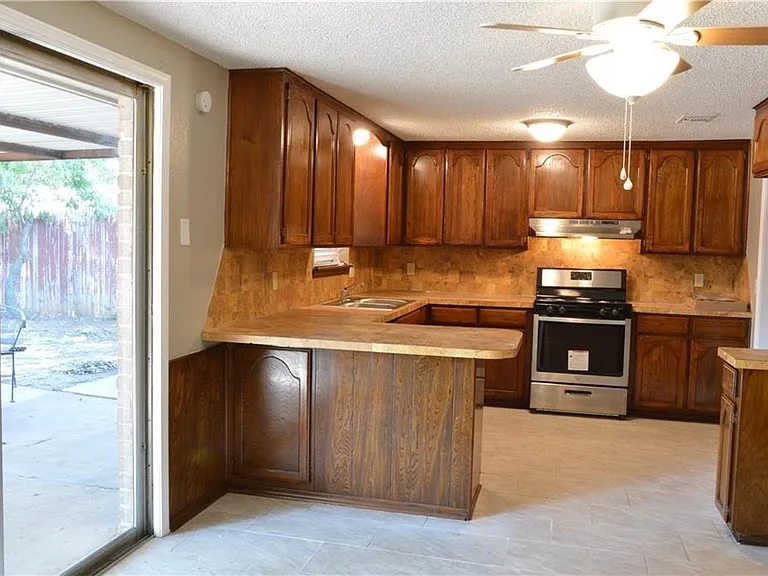 1054 Cumberland Mansion — Photo 4