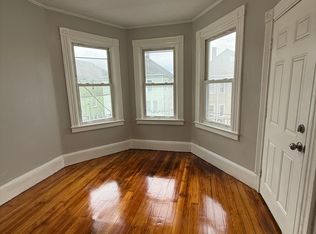 20 Nye St #3, New Bedford, MA 02746