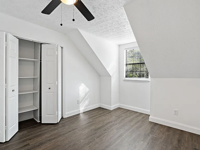 304 Deerpoint Dr — Photo 12