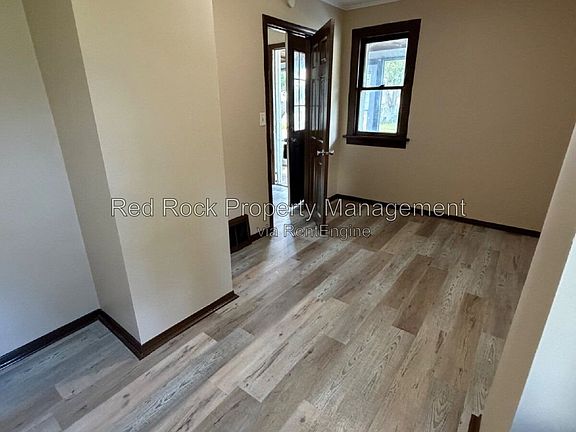 5th image of 1147 McKinley Ave