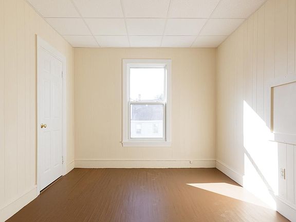 2nd image of 851 Congress St APT 4