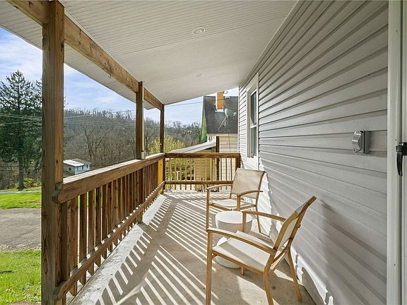 2nd image of 1109 McComb Ln