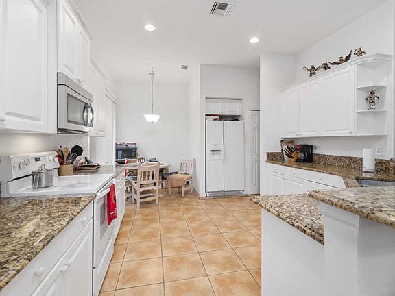 5th image of 9406 Avenel Ln