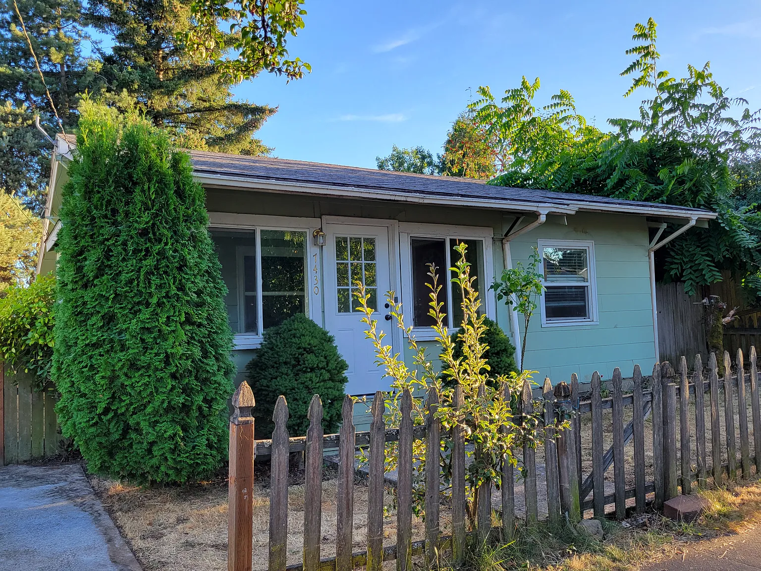 2 bed, 842 sqft, $2,300 — Photo 3