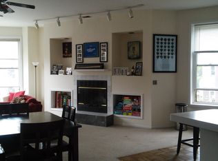 1203 W Roscoe St, Chicago, IL 60657