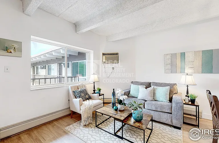 590 N Logan St #304 — Photo 4