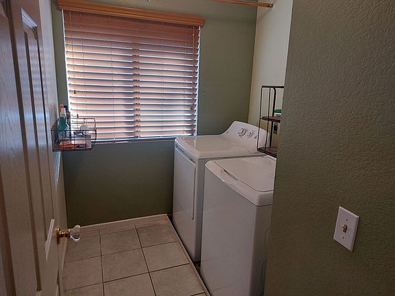 2nd image of 927 S Downey Pl