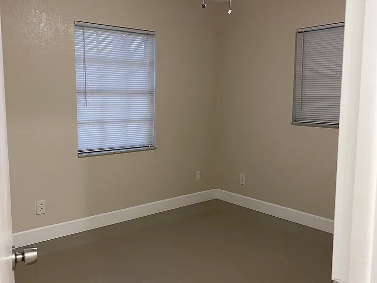 8808 W Broad St — Photo 11