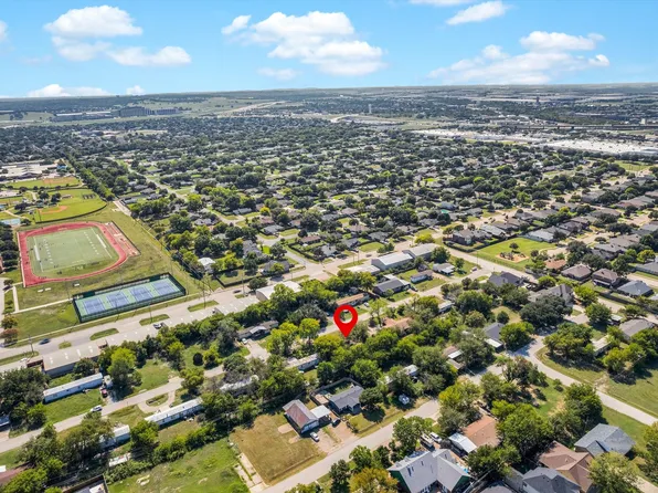117 Sycamore Ln, Roanoke, TX 76262