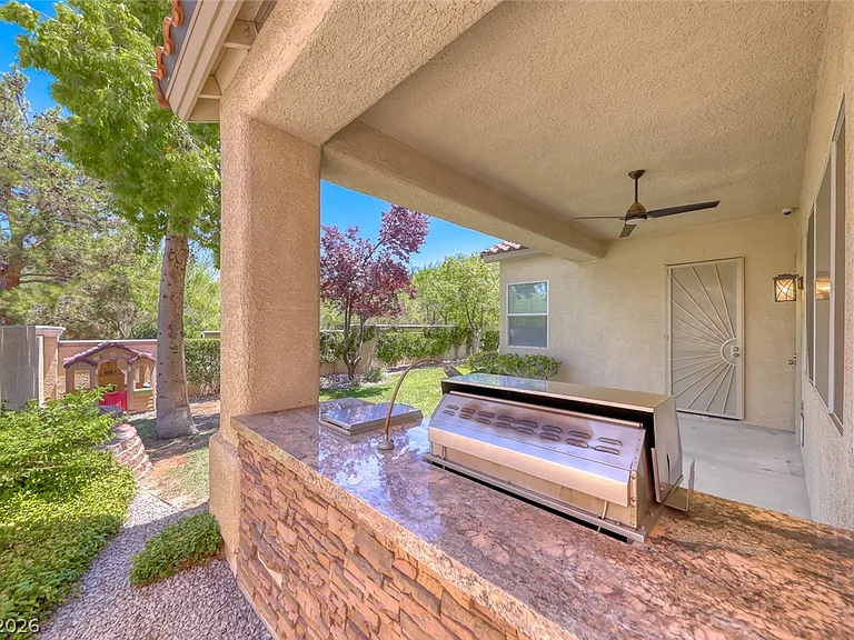 2122 Mooreview St — Photo 37