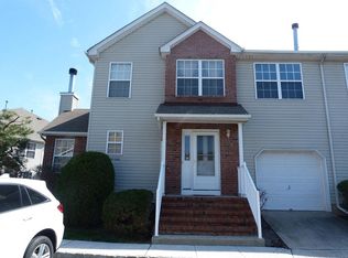 244 Vasser Dr, Piscataway, NJ 08854