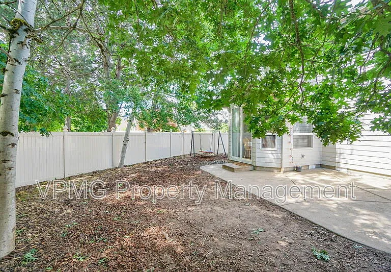 17301 SE 24th St — Photo 38