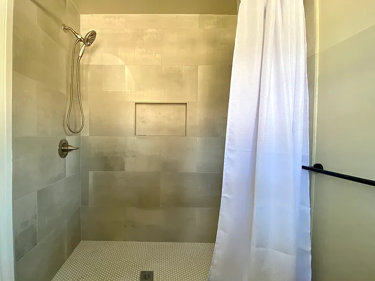 231 Melrose Ave #C — Photo 15