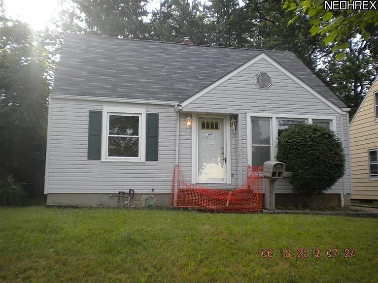 1st image of 1629 Redwood Ave