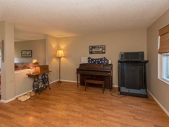 2nd image of 844 Wheatgrass Dr
