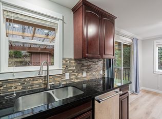 1827 SW Orchard St APT A, Seattle, WA 98106