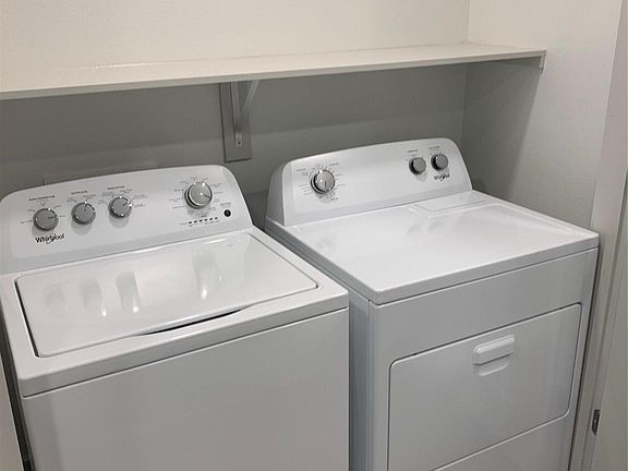 5th image of 5625 Belmont Ave #134