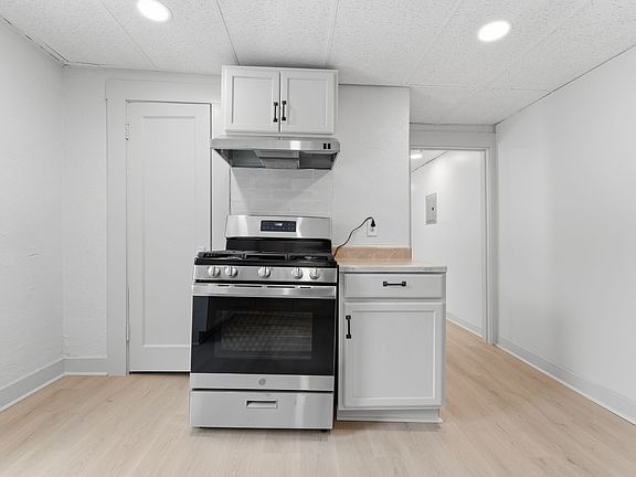 3rd image of 16 Flint St APT 202