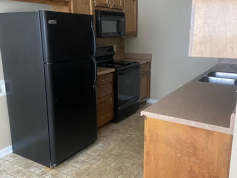 3945 Amanda Ct — Photo 11