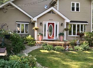 21375 W Hillside Ln, Mundelein, IL 60060
